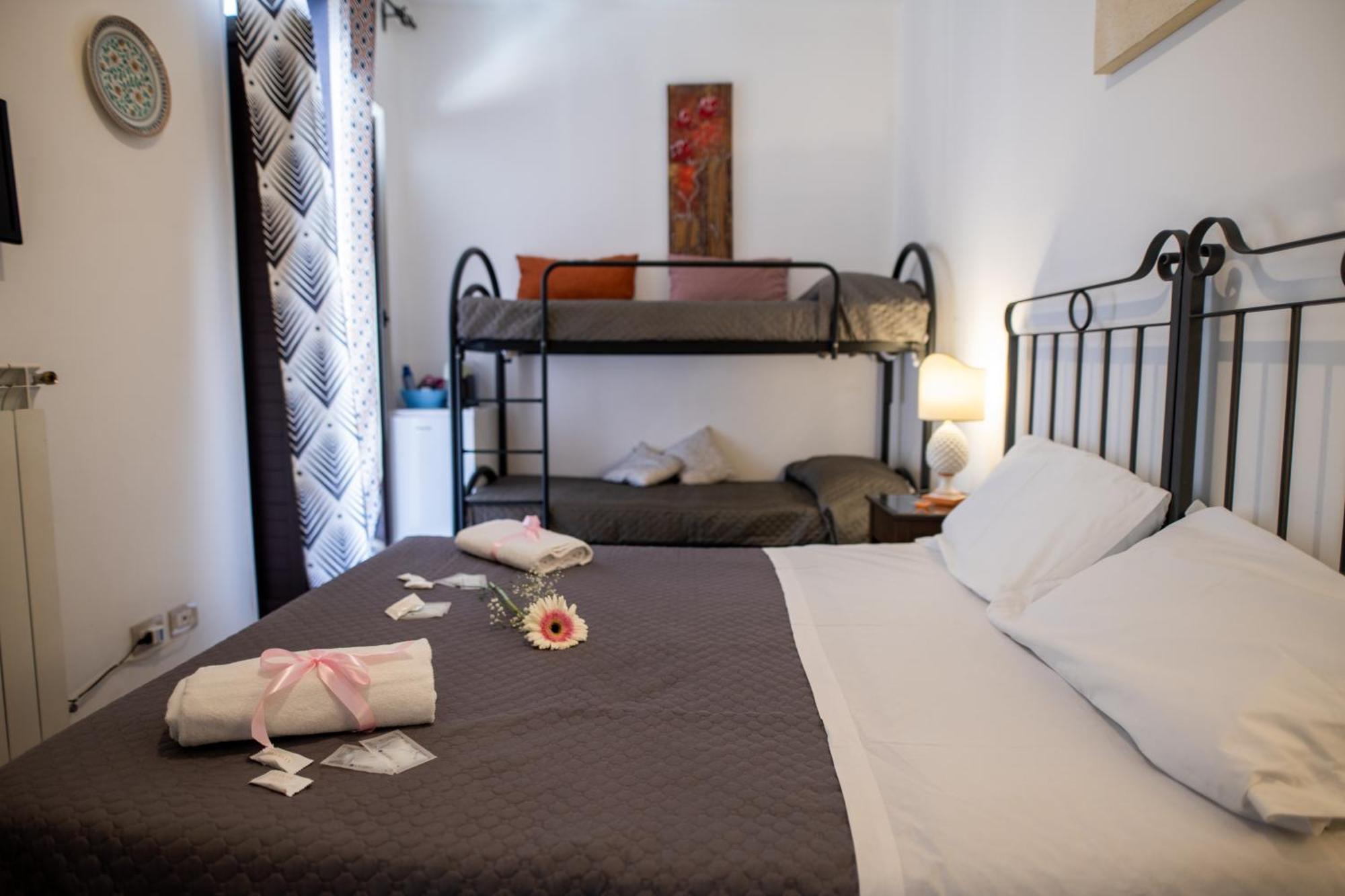 B&B Regina Carolina 卡尔塔吉罗 外观 照片